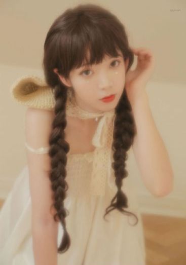 欧美明星街拍牛仔短裙_高清全集免费播放