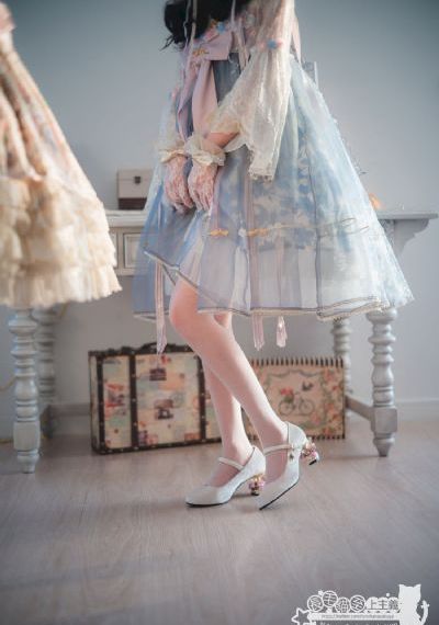 欧美色图制服丝袜_BD国语在线播放观看